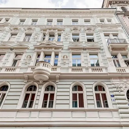 Apartman Ferdinand Palace With Balcony
