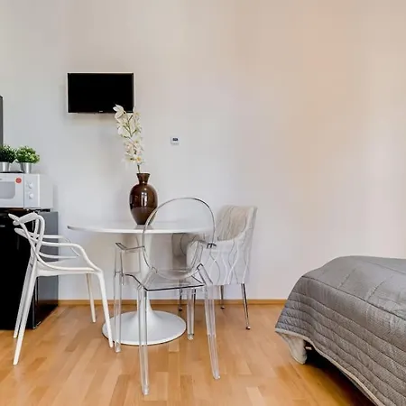 Ferdinand Palace Studio With Balcony דירה פראג
